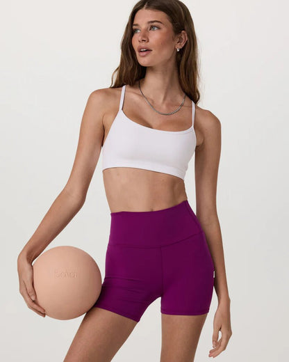 White sports bra and leggings - Vuori AllTheFeels Bra